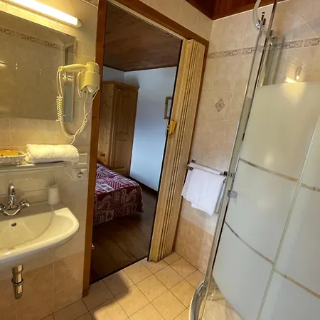 Otel Les Granits 2*